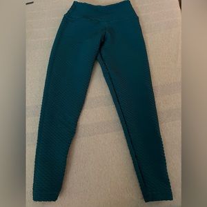 Never worn booty by barbrants turquoise color full length leggings